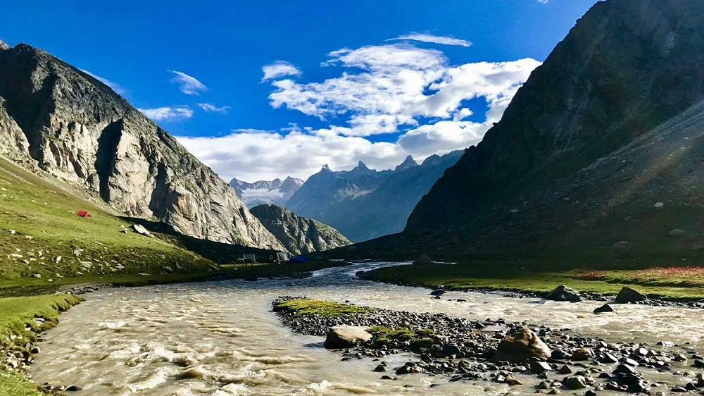 Hampta-pass-trekking 1000x562